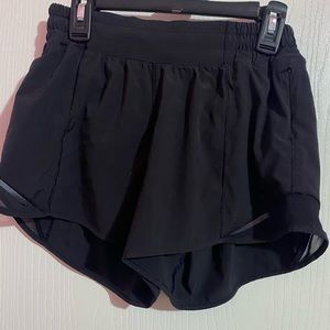Lululemon High-Rise Hotty Hot Shorts 2.5” Black